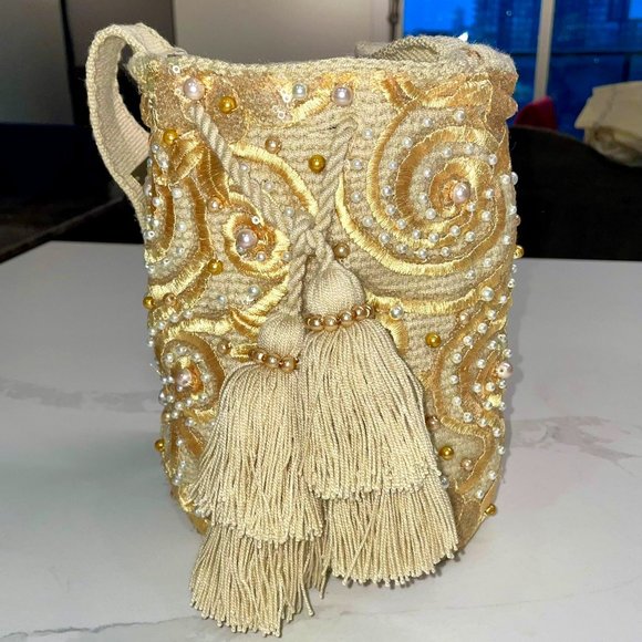 Luxury Wayuu Handmade Bag Gold - Picture 1 of 8